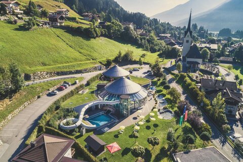 Blick auf das Kristallbad von oben