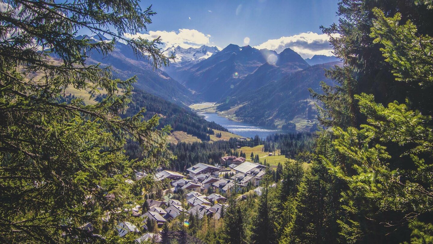 Blick auf Königsleiten von oben