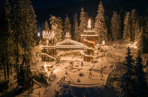 beleuchtetes Fichtenschloss