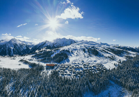 Blick auf eine verschneite Berglandschaft