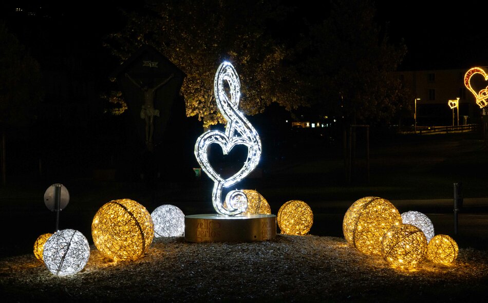 Leuchtende Deko im Zell.