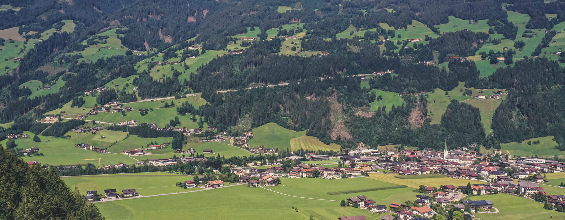 Blick auf die Gemeinde Zellberg