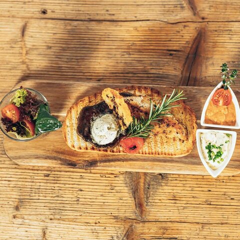 Leckeres Essen aus dem Arena Bistro