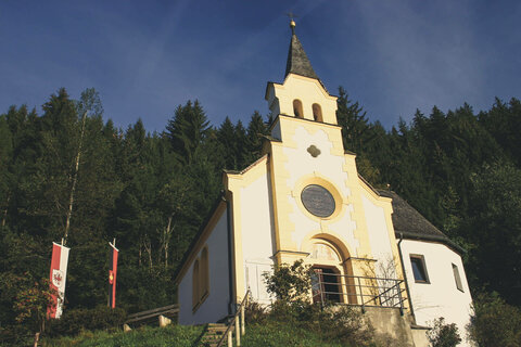 Blick auf die Herz-Jesu Kapelle