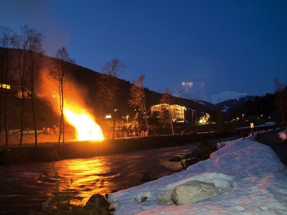 Osterfeuer in Gerlos