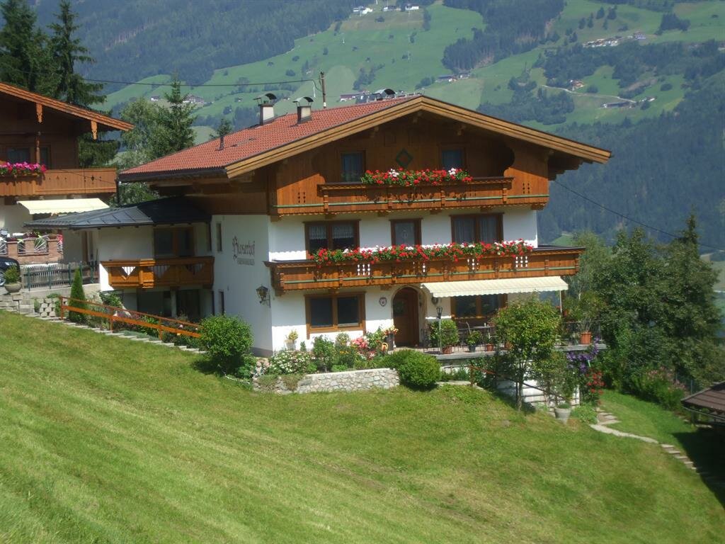 FamHauser.jpg