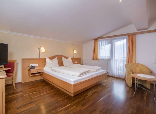 Dreibettzimmer mit Dusche od. Bad, WC