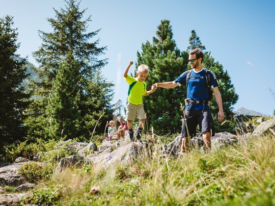 AUF DEN SPUREN DER SCHMUGGLER & SÄUMER