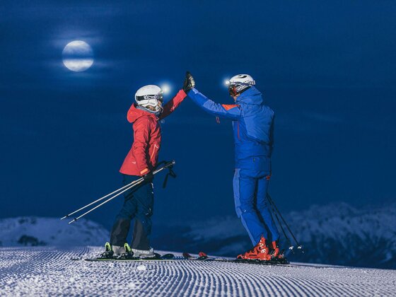 Moonlight Skiing & Dinner