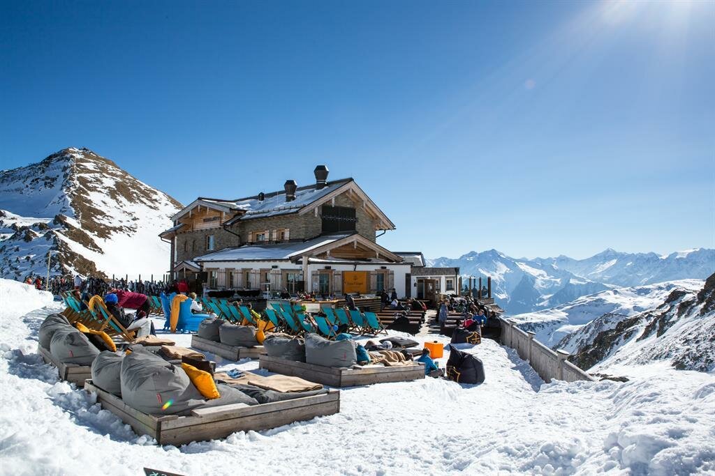 Wedelhuette-Skihuette-Zillertal-Sunbed.jpg