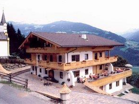 Schulhaus Tirol