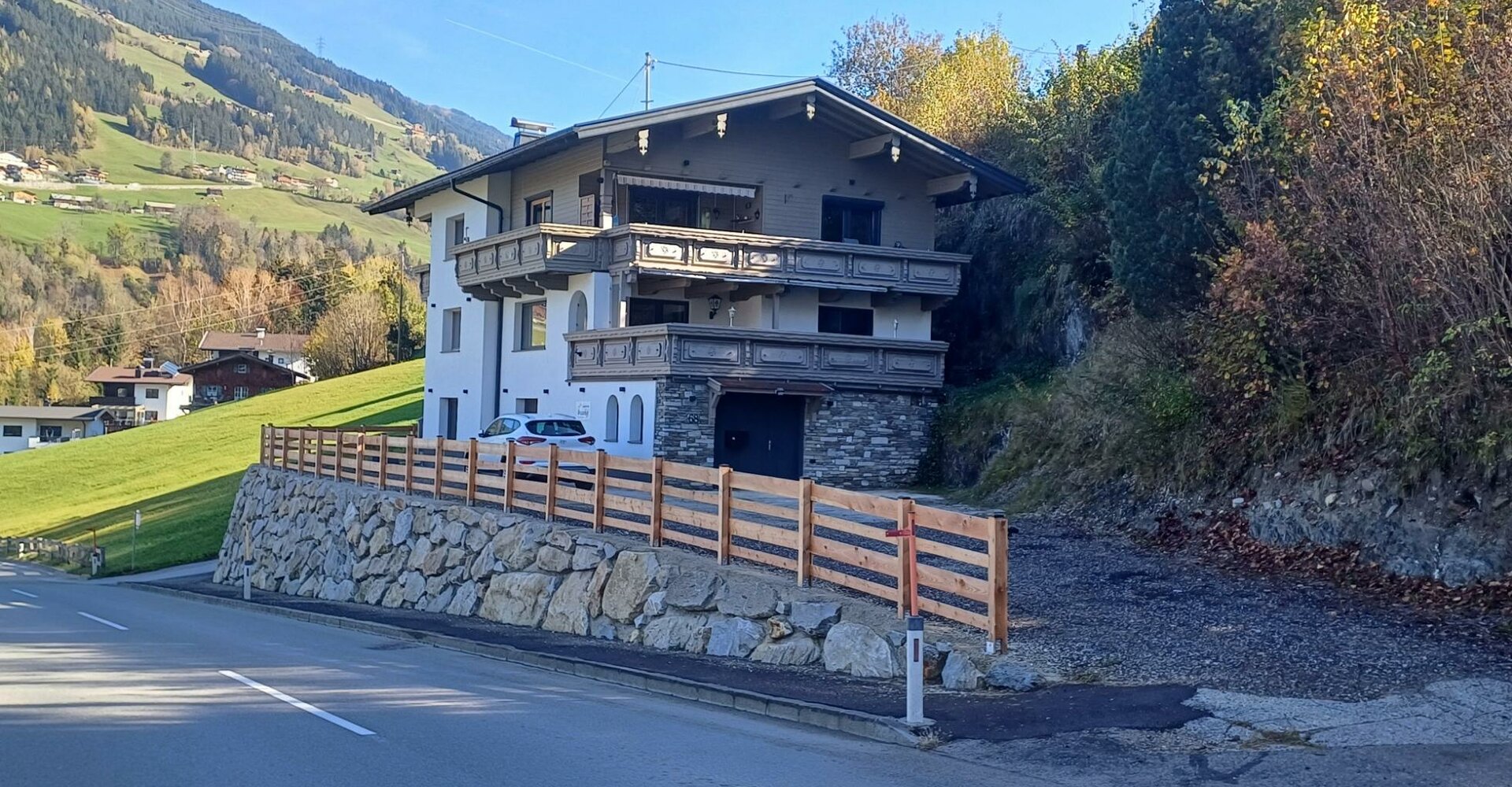 Haus-Ansicht-Sommer.jpg