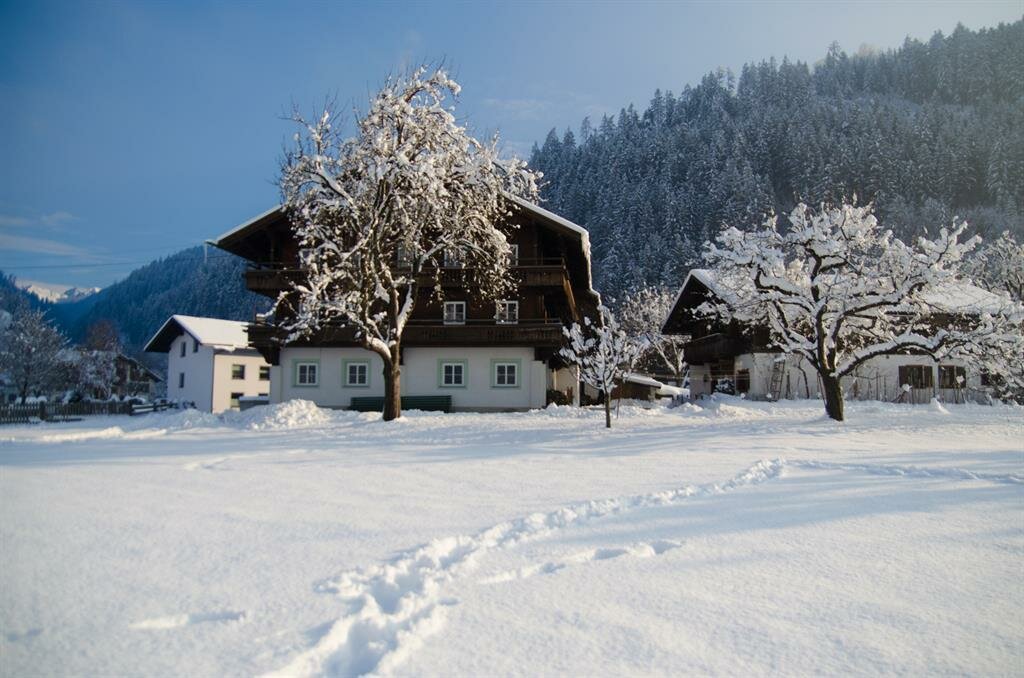 Hof-Unterberg-im-Winter.jpg