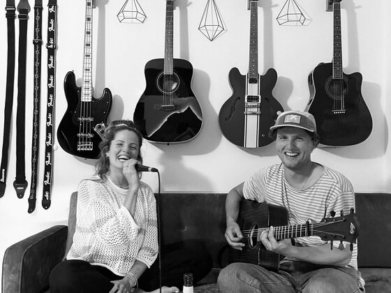 Live Musik Laidback Akustik