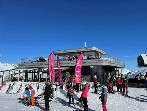 Gipfeltreffen, Bergrestaurant mit Wine Lounge im Sommer & Winter