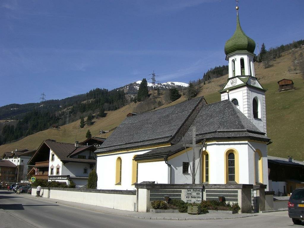 Pfarrkirche-Gerlos-Sommer1.jpg
