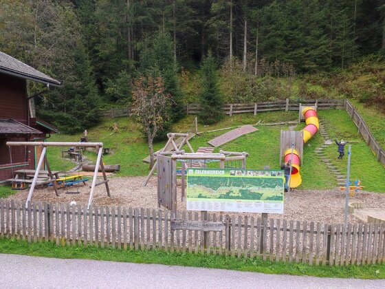 Spielplatz "Bärlihöhle"