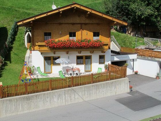 Holzblockhaus Bergkristall
