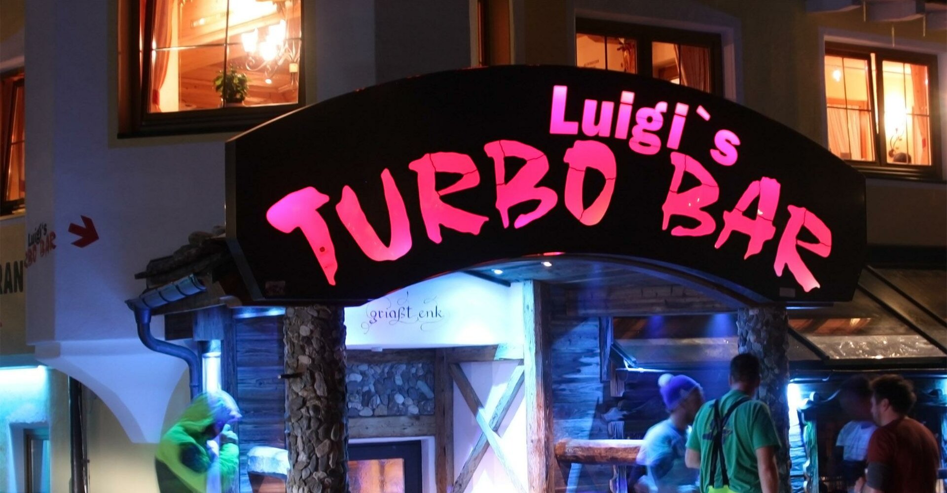 Luigis-Turbobar.jpg
