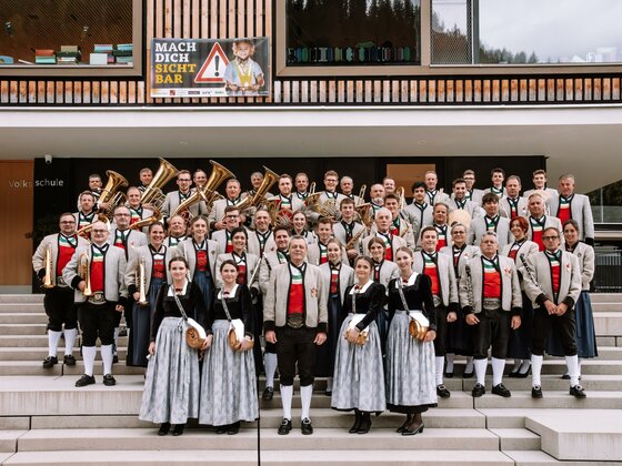 Platzkonzert der BMK Gerlos mit den Schuhplattlern aus Gallzein