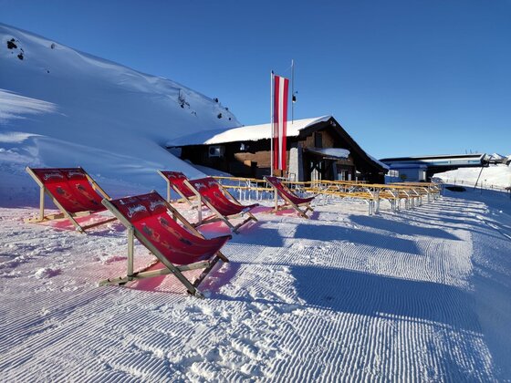 Fasching eingraben in der BergGeistAlm mit DJ