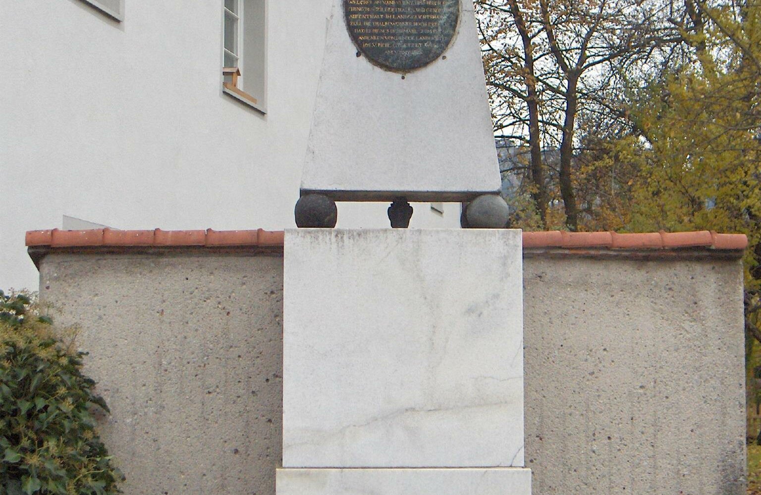 Kaiser-Franz-Denkmal.jpg
