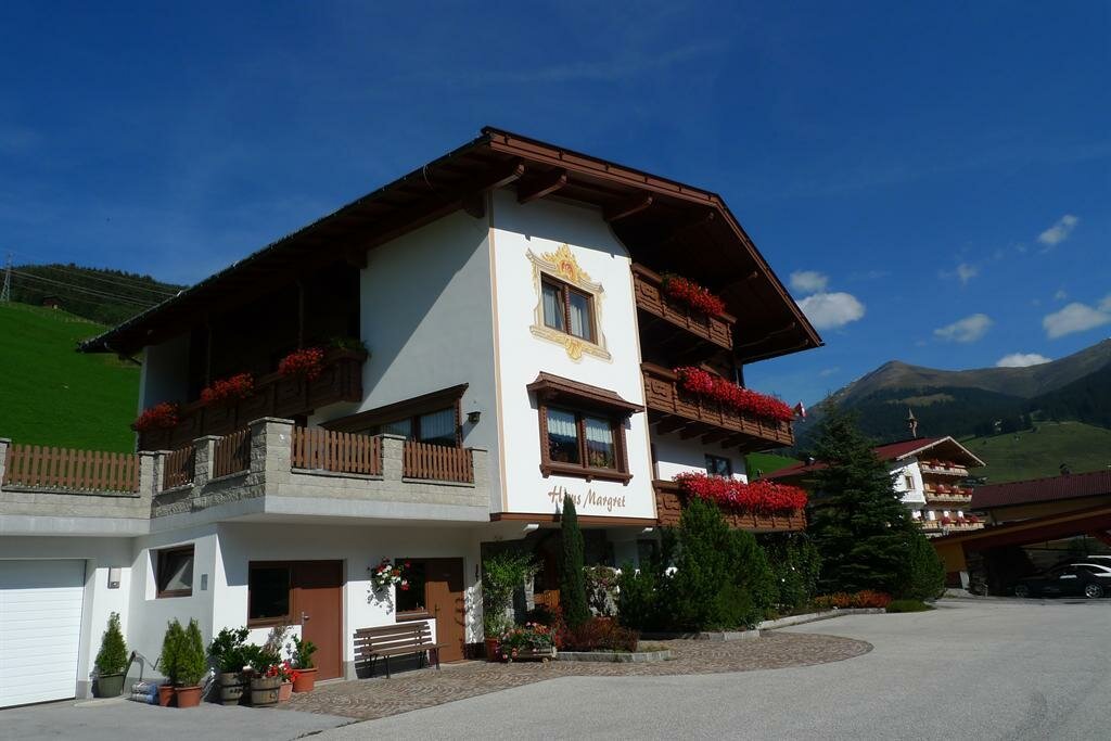 Haus-Margret-im-Sommer.jpg